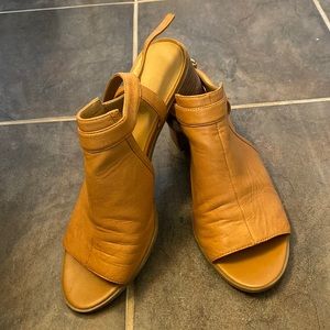 Franco Sarto leather sandals. Size 9